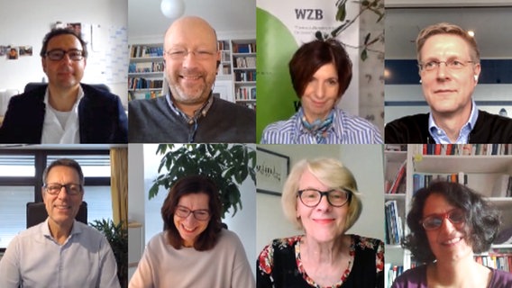 Die Jury Mitglieder des NDR Kultur Sachbuchpreises während der Video-Sitzung Die Jury Mitglieder des NDR Kultur Sachbuchpreises während der Video-Sitzung © NDR.de