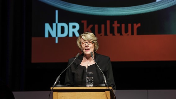 Regula Venske auf der NDR Kultur Sachbuchpreis-Gala © NDR Foto: Axel Herzig