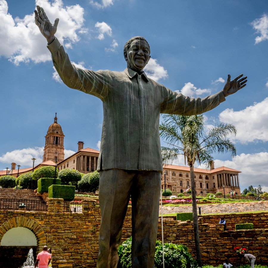 Nelson Mandela Statue in Pretoria © picture alliance / ROBIN UTRECHT Foto: ROBIN UTRECHT