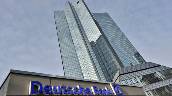 Die Zwillingstürme der Deutschen Bank in Frankfurt/Main. © picture-alliance Foto: Marius Becker