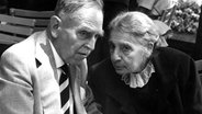 Lise Meitner und Otto Hahn im Gespräch, 1962. © picture-alliance / dpa Foto: Rauchwetter