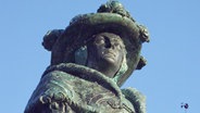 Bronze-Statue des Fräuleins Maria in Jever © Jever Marketing und Tourismus GmbH 