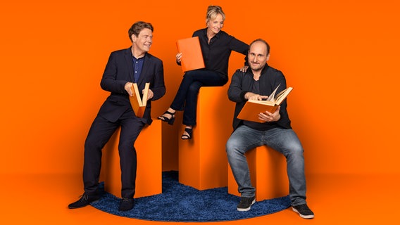 Die drei Hosts vom NDR Bücherpodcast "eat.READ.sleep.". © NDR/Sinje Hasheider Foto: Sinje Hasheider