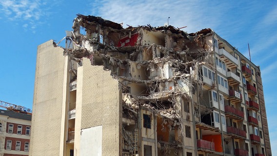 Die "Esso-Häuser" in Hamburg-St.Pauli werden abgerissen. © NDR Foto: Heiko Block