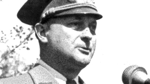 Hamburgs NSDAP-Gauleiter Karl Kaufmann bei einer Rede Hamburgs NSDAP-Gauleiter Karl Kaufmann bei einer Rede © dpa/ Picture-Alliance