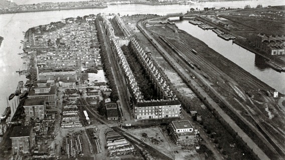 Eine Aufnahme von 1930 zeigt die Neuhof-Siedlung für die Arbeiter der Vulkan-Werft © Geschichtswerkstatt Wilhelmsburg & Hafen 