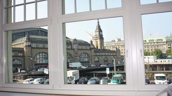 Blick auf den Hauptbahnhof aus dem Ohnsorg-Theater © NDR.de Foto: Nina Hansen