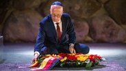 In der Holocaust-Gedenkstätte Yad Vashem legt Bundesratspräsident Peter Tschentscher einen Kranz nieder. © Freie und Hansestadt Hamburg 