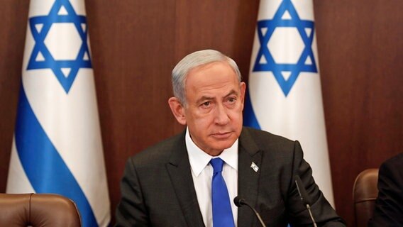 Benjamin Netanjahu, Ministerpräsident von Israel, nimmt an der wöchentlichen Kabinettssitzung teil. ©  Atef Safadi/Pool European Pressphoto Agency/AP/dpa 