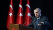 Der türkische Präsident Erdogan bei einer Rede. © picture alliance Foto: Mustafa Kamaci /