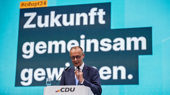 Der CDU-Bundesvorsitzende Friedrich Merz hält eine Rede beim Bundesparteitag. © dpa Foto: Michael Kappeler