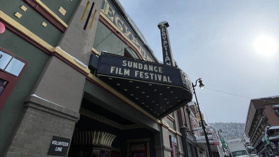Ein Eingang eines Kinos zu dem "Sundance Film Festival" in Utah (USA). © NDR Foto: Katharina Wilhelm
