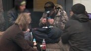 Abhängige konsumieren harte Drogen in der Innenstadt von Portland im US Bundesstaat Orgeon. © ARD Foto: ARD Washington