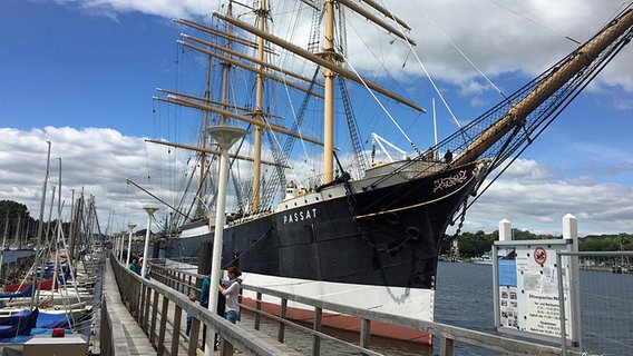 Blick auf das Segelschiff "Passat" in Travemünde auf dem Priwall. © NDR Foto: Carsten Vick