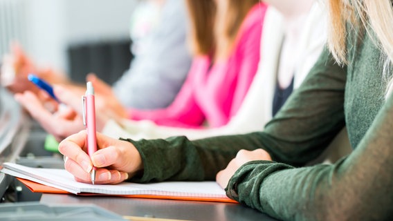 Mehr als 100 Teilnehmer waren beim ersten Schulkongress in Lüneburg dabei © Kzenon Foto: Fotolia