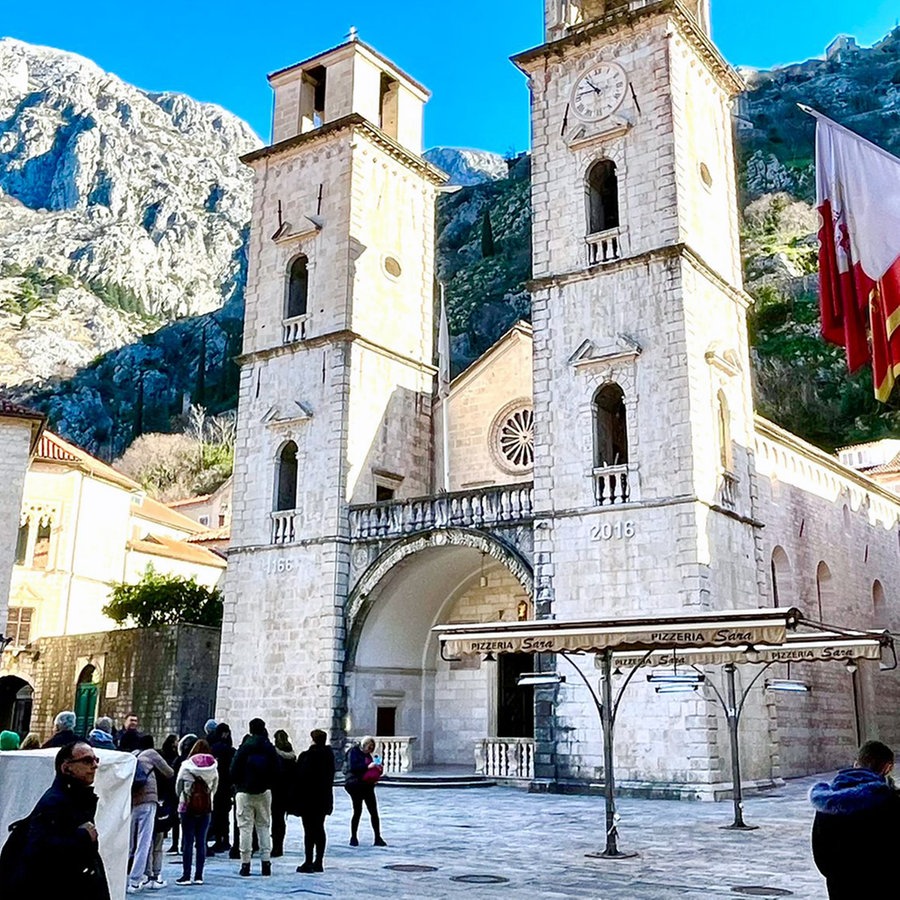 Die Sankt-Tryphon-Kathedrale in der Altstadt von Kotor. © ARD Foto: Oliver Soos