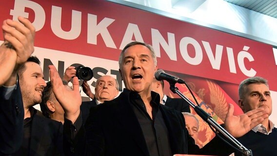 Milo Djukanovic nach dem Gewinn der Präsidentschaftswahl in Montenegro 2018. © picture alliance Foto: Risto Bozovic
