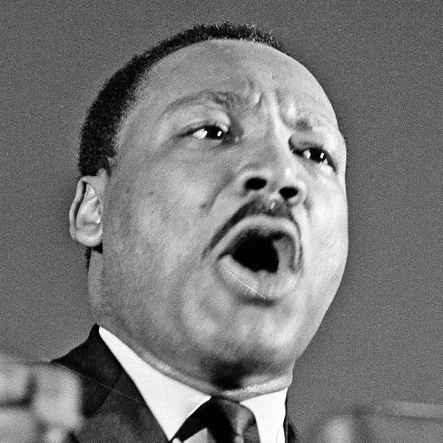 Ein Archivbild zeigt den Bürgerrechtler Dr. Martin Luther King bei einer Rede. © Associated Press Foto: Charles E. Kelly