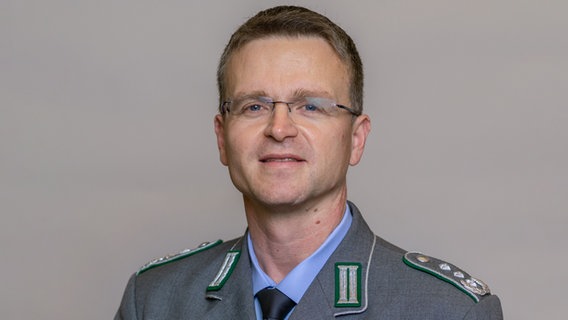 Ein Porträtbild von dem Vorsitzenden des Bundeswehrverbandes, André Wüstner. © Bundeswehrverband 