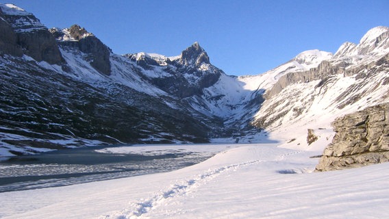 Die Glattalp - verschneite Berge in der Schweiz © NDR Foto: Michael Marek