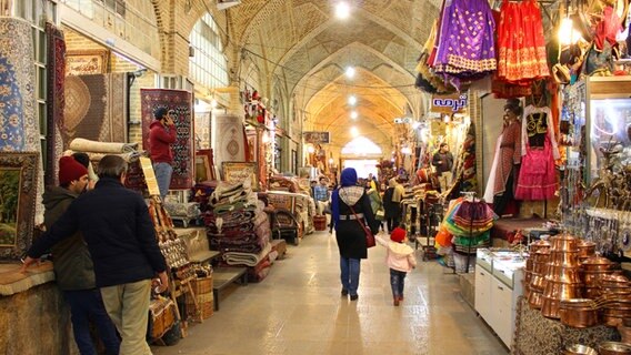 Teppich-Basar in Teheran, Iran © NDR Foto: Sven Weniger, Michael Marek