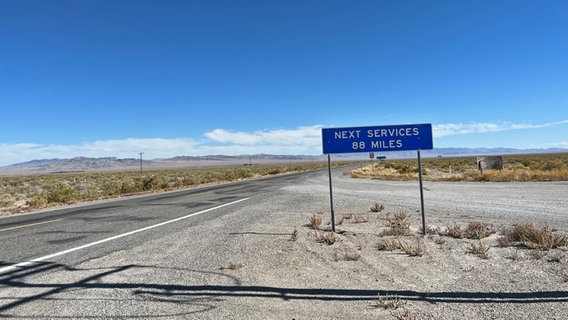 Eine Schnellstraße (Highway) in Nevada, USA © NDR Foto: Tom Noga