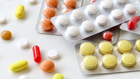 Tabletten einzeln und im Blister © Fotolia.com Foto: monropic