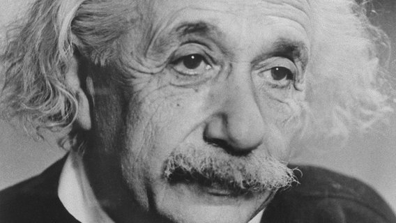 Ein Schwarz-Weiß-Bild von Albert Einstein. © dpa-Bildfunk 
