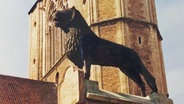 Eine Fotografie aus dem Jahr 1999 zeigt den Braunschweiger Löwen. © Braunschweiger Stadtarchiv 