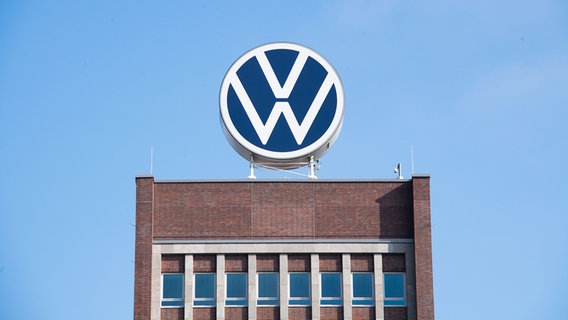 Blick auf das VW-Markenhochhaus in Wolfsburg. © picture alliance/dpa/Julian Stratenschulte Foto: Julian Stratenschulte