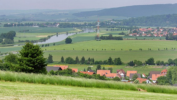 Der Bückeberg in Emmerthal an der Weser bei Hameln. © dpa Foto: Peter Steffen