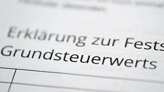Ein Formular zur Angabe des Grundsteuerwerts für die Grundsteuer. © dpa-Bildfunk Foto: Bernd Weißbrod/dpa