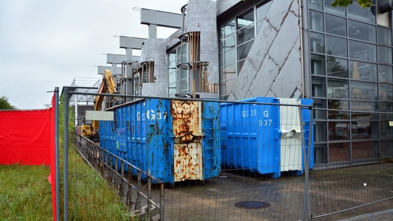 Der Polen-Pavillon auf dem Expo-Gelände wird abgerissen. © NDR Foto: Thomas Hand