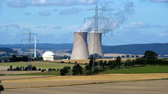 Das Atomkraftwerk in Grohnde. © dpa-Bildfunk Foto: Holger Hollemann