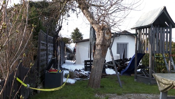 Ein Gartenlaube in Hannover, in der nach einem Brand ein Toter entdeckt wurde. © HannoverReporter 