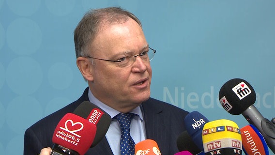 Ministerpräsident Stephan Weil (SPD) äußert sich zu den Vorwürfen von Ferdinand  Piëch. © NDR 