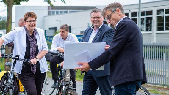 Ministerin Honé (SPD) besucht während ihrer Sommerreise Zukunftsraum- und Interreg-Projekte in Nordhorn. © MB/Ole Spata Foto: Ole Spata