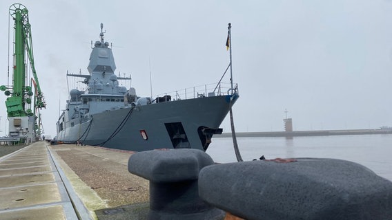 An Bord der Bundeswehr-Fregatte "Hamburg" © NDR Foto: Peter Becker