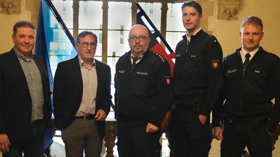 v.l.n.r. EKHK Pape, Polizeipräsident Maßmann, PHK Frielinghaus, PK Sabath, PK Feith © Polizeidirektion Osnabrück 