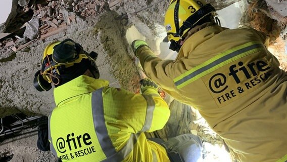 Das Such- und Rettungsteam von @fire bei Rettungsarbeiten im Erdbebengebiet in der Türkei © @fire 
