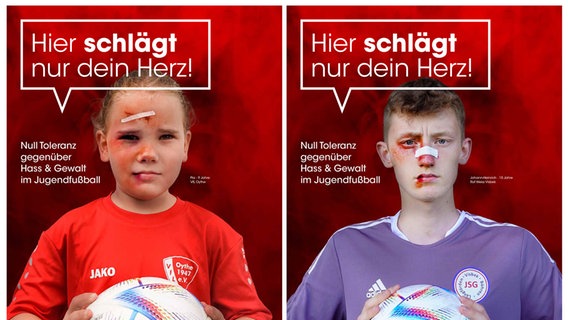 Ein Werbeplakat der Initiative Herzschlag zeigt zwei im Gesicht verletzte Kinder, die Fußbälle in der Hand halten. © Privat 