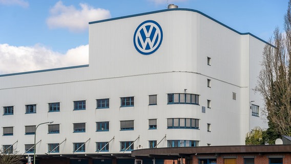 Das Bild zeigt das Volkswagen-Werk in Osnabrück. © picture alliance / Fotostand | Fotostand / Havergo 