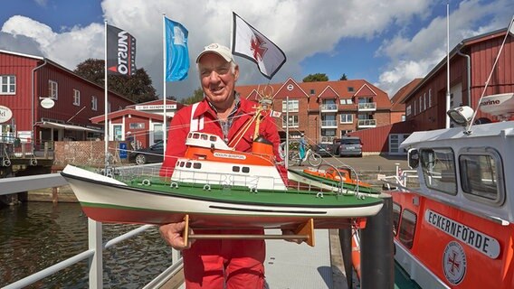 Hinrich Pick - 50 Jahre Seenotrettungskreuzer ADOLPH BERMPOHL © DGzRS – Die Seenotretter Foto: Peter Neumann