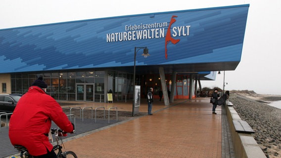 Das Gebäude des neuen "Erlebniszentrums Naturgewalten" in List auf Sylt © dpa Foto: Carsten Rehder