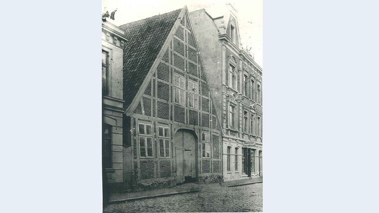 Historisches Foto der Starkschen Scheune in der Mühlenstraße von Bad Oldesloe um 1902. © Kultur und Stadtarchiv Bad Oldesloe Foto: Kultur und Stadtarchiv Bad Oldesloe
