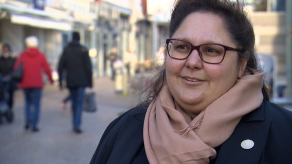 Kelly Laubinger gehört der Volksgruppe der Sinti an. © NDR 