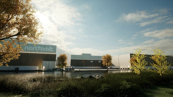 Ein computergeneriertes Bild zeigt die künftige Batteriefabrik von Northvolt bei Heide bei Sonnenlicht. © Northvolt 