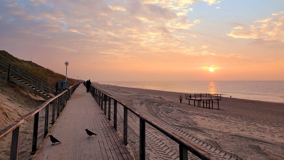 Strand in Westerland kurz vor Sonnenuntergang © Uwe Schmale Foto: Uwe Schmale
