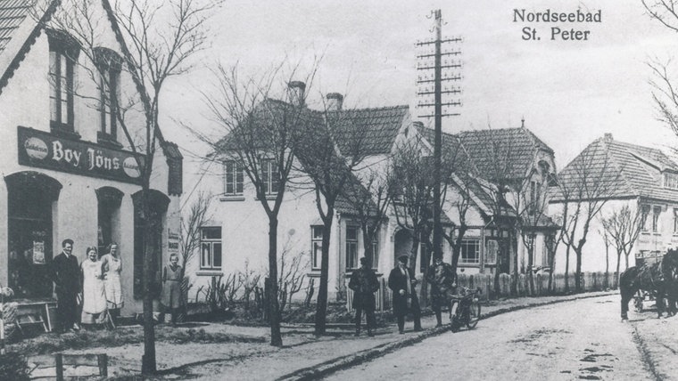 Ein altes Bild von einer Straße in St. Peter-Ording. © Gemeindearchiv St. Peter-Ording