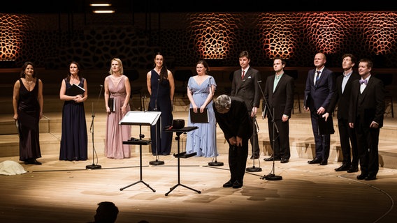 Das Theatre of Voices im Großen Saal der Elbphilharmonie. © Peter Hundert Foto: Peter Hundert